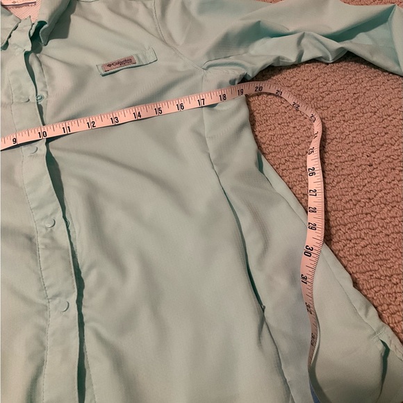 Columbia Women’s Aqua Blue Mesh Button Down Shirt - Picture 5 of 7